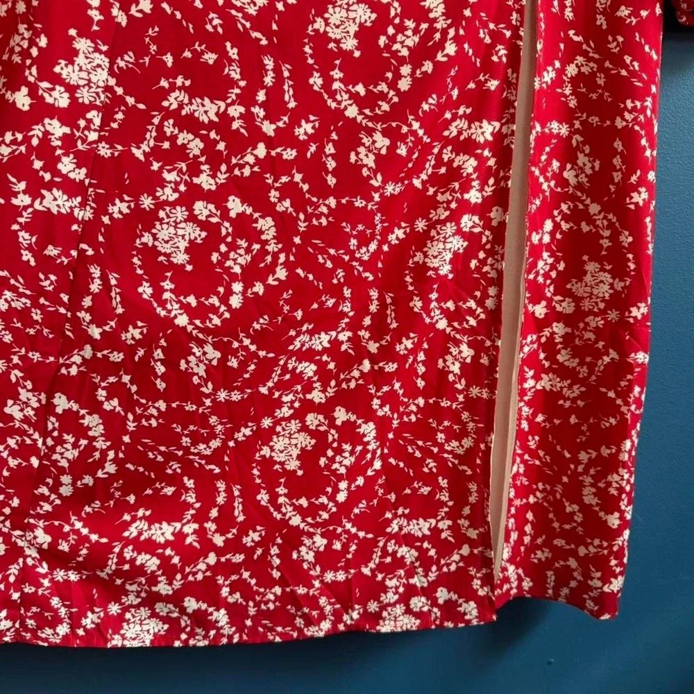 En Saison Red Floral Dress Women's Size Medium Long‎ Sleeve Maxi Anthropologie